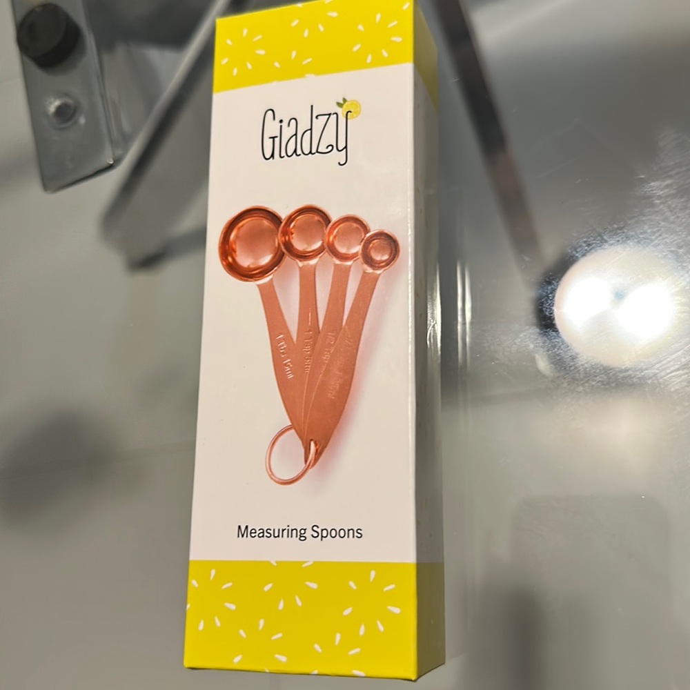 Giadzy measuring spoons, rose gold tone, brand new